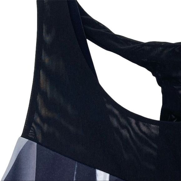 Alo Yoga black tank top and geometric design Woman - Picture 7 of 15